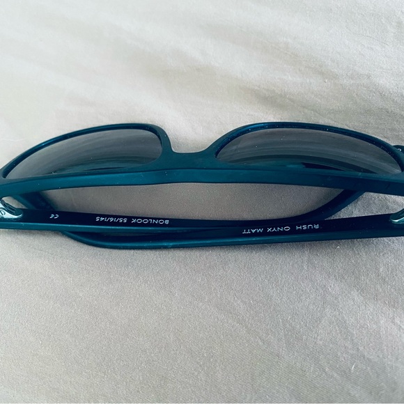 BONLOOK SUNGLASSES Retail $149 - Picture 2 of 5
